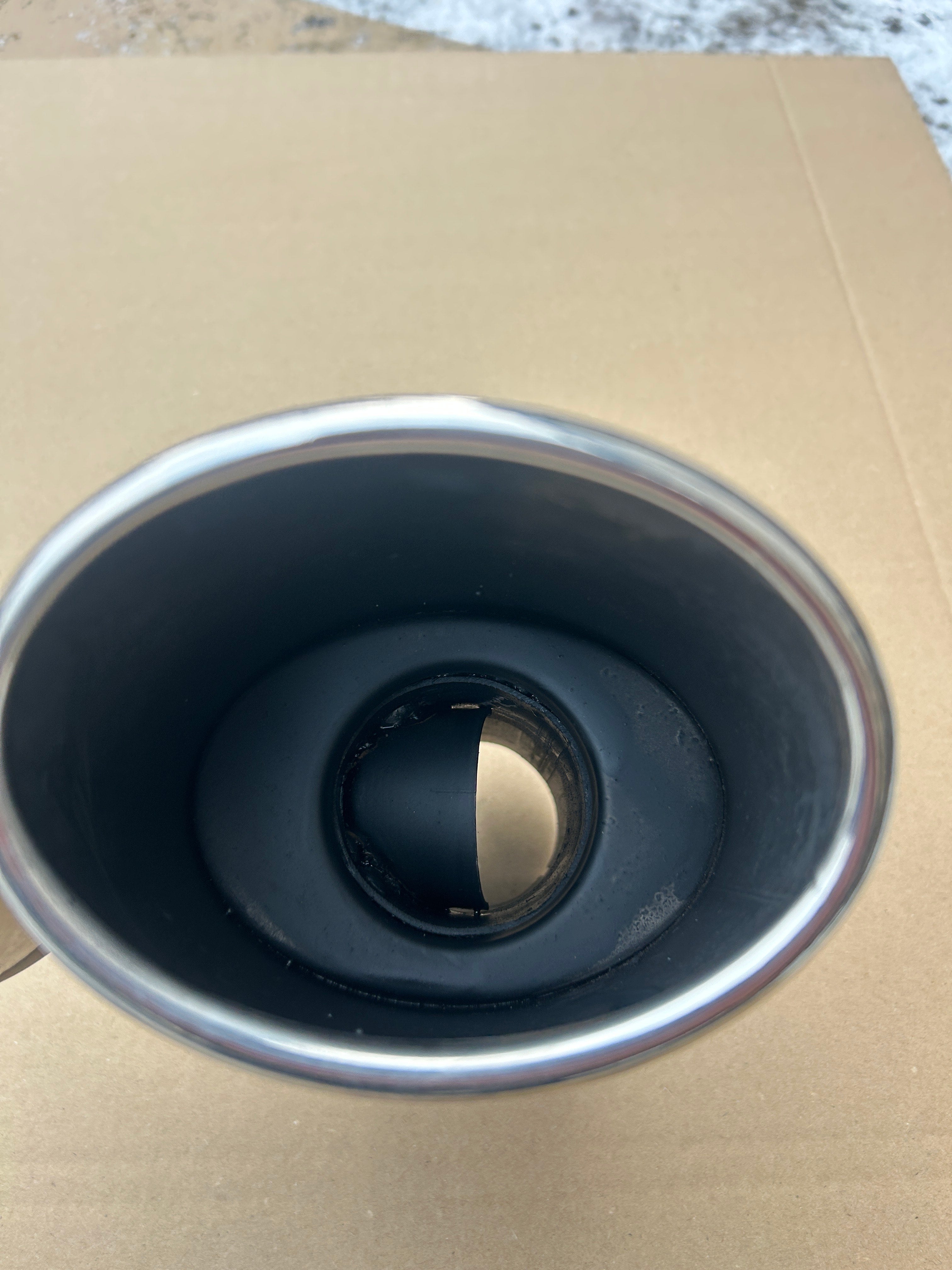 Końcówki wydechu Mercedes C63 AMG STYLE – KOMPLET 2 SZT.